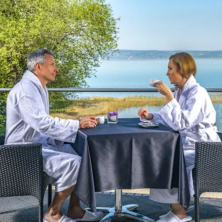 Azur 3* Siofok