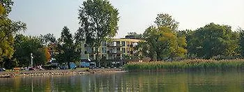 Azur Premium Hotel